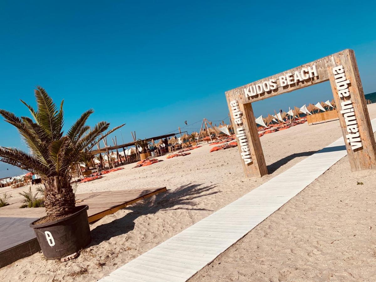 Mamaia Moonlight Apartment Esterno foto